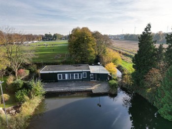 Lucht foto's van de ijsbaan van Hamar in Stadskanaal